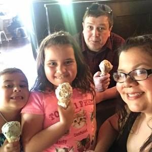 Meet your Posher, Pinky